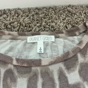 Planet gold cheetah long sleeve